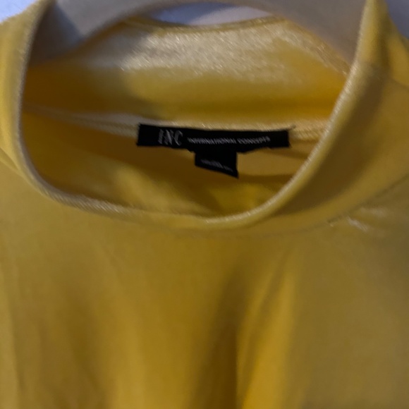 Yello short sleeve top - Picture 2 of 4